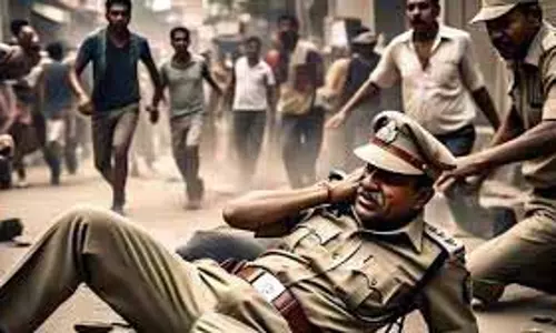 मेले में बवाल: नशे में धुत भीड़ ने पुलिस टीम पर किया हमला