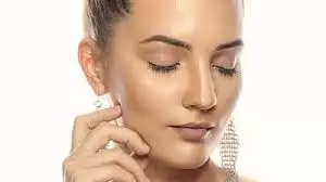 Skin Care: चेहरे की त्वचा को प्राकृतिक रूप से चमकदार बनाने के लिए घरेलू क्रीम Skin Care: चेहरे की त्वचा को प्राकृतिक रूप से चमकदार बनाने के लिए घरेलू क्रीम