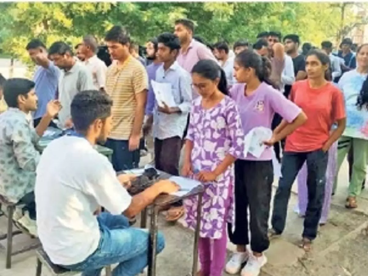 Haridwar: भर्ती परीक्षा में 73.2% उम्मीदवारों ने दी परीक्षा Haridwar: भर्ती परीक्षा में 73.2% उम्मीदवारों ने दी परीक्षा