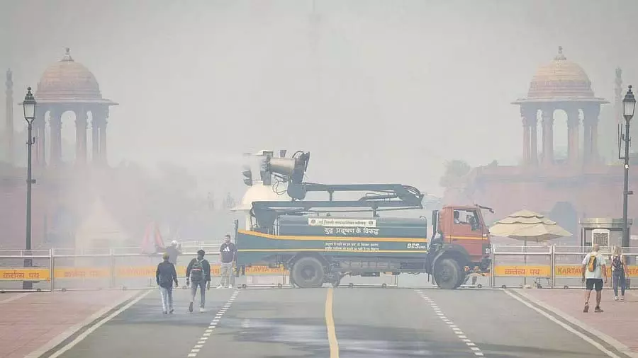 Delhi में धुंध छाई हुई है, हवा की गुणवत्ता बहुत खराब है Delhi में धुंध छाई हुई है, हवा की गुणवत्ता बहुत खराब है