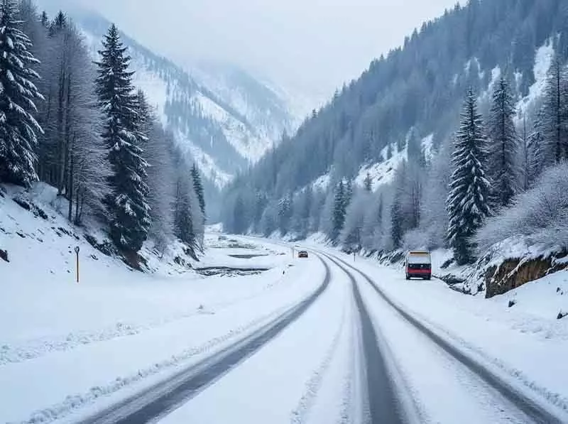 मुगल रोड के मौसमी बंद से कनेक्टिविटी की मांग बढ़ी मुगल रोड के मौसमी बंद से कनेक्टिविटी की मांग बढ़ी