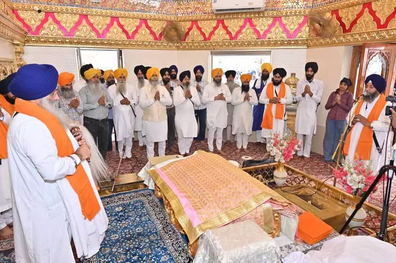 SGPC ने 1984 के सिख विरोधी दंगों के पीड़ितों को श्रद्धांजलि दी SGPC ने 1984 के सिख विरोधी दंगों के पीड़ितों को श्रद्धांजलि दी