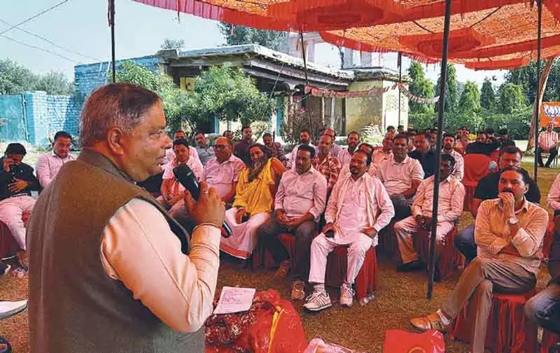 सत शर्मा ने Nagrota में भाजपा अभियान का नेतृत्व किया सत शर्मा ने Nagrota में भाजपा अभियान का नेतृत्व किया