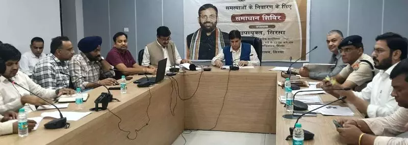 Sirsa प्रशासन दुर्घटना संभावित सड़कों पर स्पीड ब्रेकर और साइनेज लगाने की योजना बना रहा Sirsa प्रशासन दुर्घटना संभावित सड़कों पर स्पीड ब्रेकर और साइनेज लगाने की योजना बना रहा