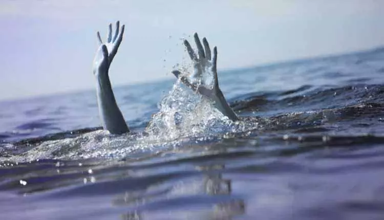 Ganjam में घोडाहाडा नदी में डुबकी लगाते समय दो महिलाएं डूबीं Ganjam में घोडाहाडा नदी में डुबकी लगाते समय दो महिलाएं डूबीं