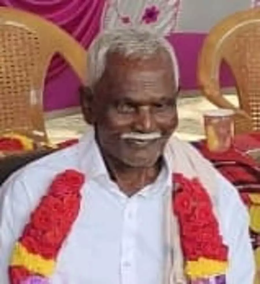 Karnataka : वीणा बनाने वाले, 2025 राज्योत्सव पुरस्कार विजेता पेन्ना ओबलाइया का निधन हो गया Karnataka : वीणा बनाने वाले, 2025 राज्योत्सव पुरस्कार विजेता पेन्ना ओबलाइया का निधन हो गया
