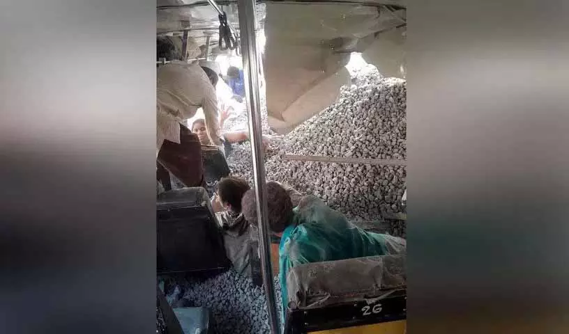 Chevella बस दुर्घटना के पीड़ितों में तीन बहनें भी शामिल Chevella बस दुर्घटना के पीड़ितों में तीन बहनें भी शामिल