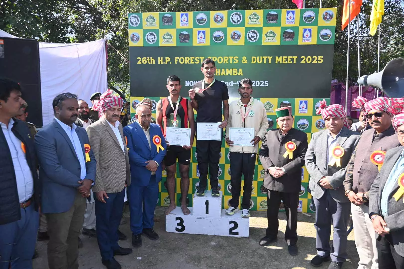 स्पीकर ने Chamba में वन खेल एवं ड्यूटी मीट का उद्घाटन किया स्पीकर ने Chamba में वन खेल एवं ड्यूटी मीट का उद्घाटन किया
