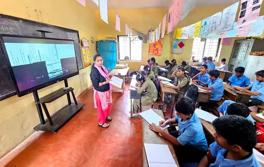सरकारी कन्नड़ मीडियम हाई स्कूल: सीमावर्ती क्षेत्र के बच्चों के लिए एक दशक पुराना सपना और आकांक्षा सरकारी कन्नड़ मीडियम हाई स्कूल: सीमावर्ती क्षेत्र के बच्चों के लिए एक दशक पुराना सपना और आकांक्षा