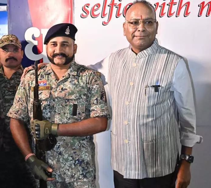 राज्योत्सव में धमतरी पुलिस का जागरूकता स्टॉल बना आकर्षण का केंद्र राज्योत्सव में धमतरी पुलिस का जागरूकता स्टॉल बना आकर्षण का केंद्र