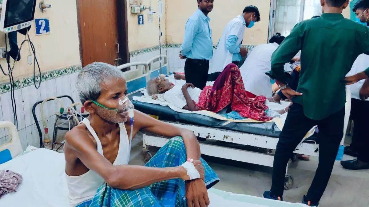 Bareilly: स्वास्थ्य मेले में मरीजों की बढ़ी संख्या, मौसम बदलते ही बढ़ी बीमारियां Bareilly: स्वास्थ्य मेले में मरीजों की बढ़ी संख्या, मौसम बदलते ही बढ़ी बीमारियां
