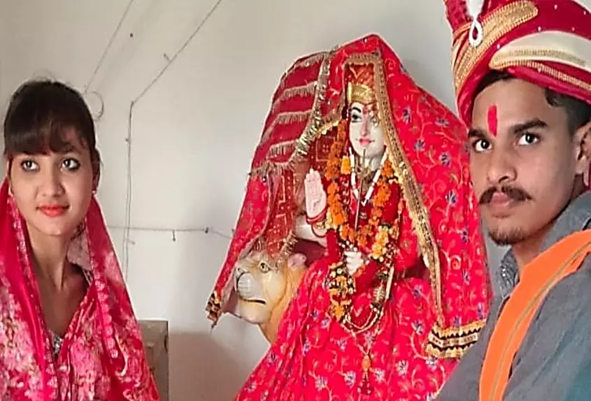 Bareilly: प्रेमी संग मंदिर में शादी करने वाली नेहा ने जताया खतरे का अंदेशा Bareilly: प्रेमी संग मंदिर में शादी करने वाली नेहा ने जताया खतरे का अंदेशा