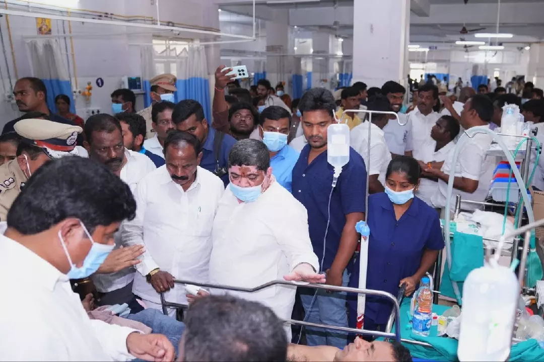 Telangana सरकार ने आरटीसी बस-टिपर ट्रक टक्कर की जांच के आदेश दिए Telangana सरकार ने आरटीसी बस-टिपर ट्रक टक्कर की जांच के आदेश दिए