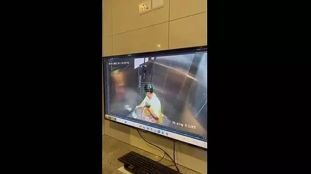 Bengaluru : महिला ने लिफ्ट में कुत्ते को ज़मीन पर पटककर मार डाला Bengaluru : महिला ने लिफ्ट में कुत्ते को ज़मीन पर पटककर मार डाला