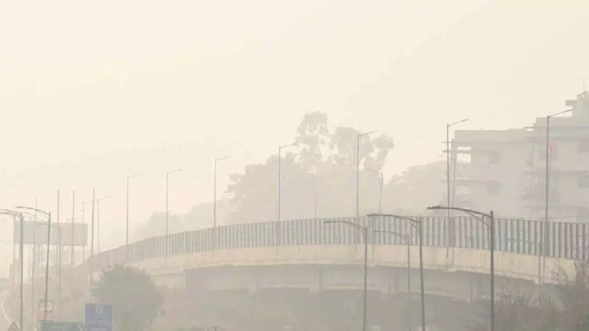 Panipat: बढ़ते प्रदूषण के बीच मौसम में आया अजीब बदलाव Panipat: बढ़ते प्रदूषण के बीच मौसम में आया अजीब बदलाव