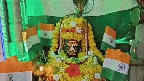 महिला क्रिकेट वर्ल्ड कप 2025: भोपाल का नर्मदेश्वर मंदिर तिरंगे की शान में जगमगाया महिला क्रिकेट वर्ल्ड कप 2025: भोपाल का नर्मदेश्वर मंदिर तिरंगे की शान में जगमगाया