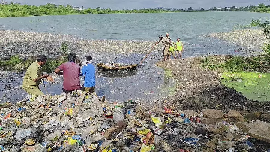 Harpanahalli : प्रदूषित झीलें पुनर्जीवन का इंतजार कर रही है Harpanahalli : प्रदूषित झीलें पुनर्जीवन का इंतजार कर रही है