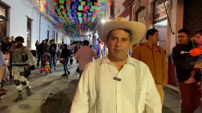 Mexican mayor कार्लोस मंज़ो की डे ऑफ द डेड कार्यक्रम के दौरान गोली मारकर हत्या Mexican mayor कार्लोस मंज़ो की डे ऑफ द डेड कार्यक्रम के दौरान गोली मारकर हत्या