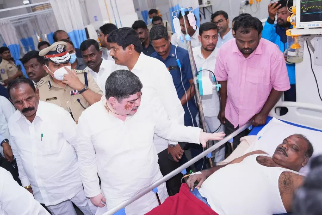 Telangana बस हादसे पर राष्ट्रपति मुर्मू और पीएम मोदी ने जताया शोक Telangana बस हादसे पर राष्ट्रपति मुर्मू और पीएम मोदी ने जताया शोक