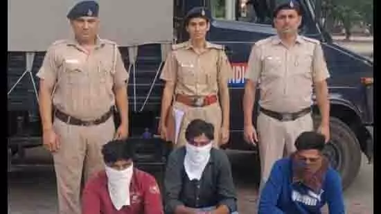 चंडीगढ़ IT पार्क: अवैध मिट्टी खुदाई के आरोप में तीन गिरफ्तार चंडीगढ़ IT पार्क: अवैध मिट्टी खुदाई के आरोप में तीन गिरफ्तार