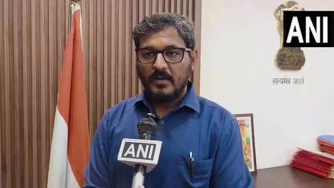 गुजरात में बेमौसम बारिश से किसानों की फसलें बर्बाद गुजरात में बेमौसम बारिश से किसानों की फसलें बर्बाद