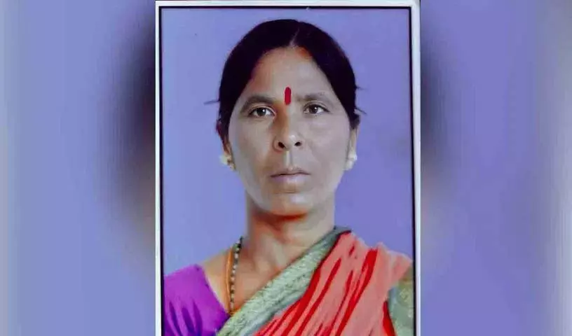 बेटे के इलाज के लिए पैसे न होने पर महिला ने की आत्महत्या बेटे के इलाज के लिए पैसे न होने पर महिला ने की आत्महत्या