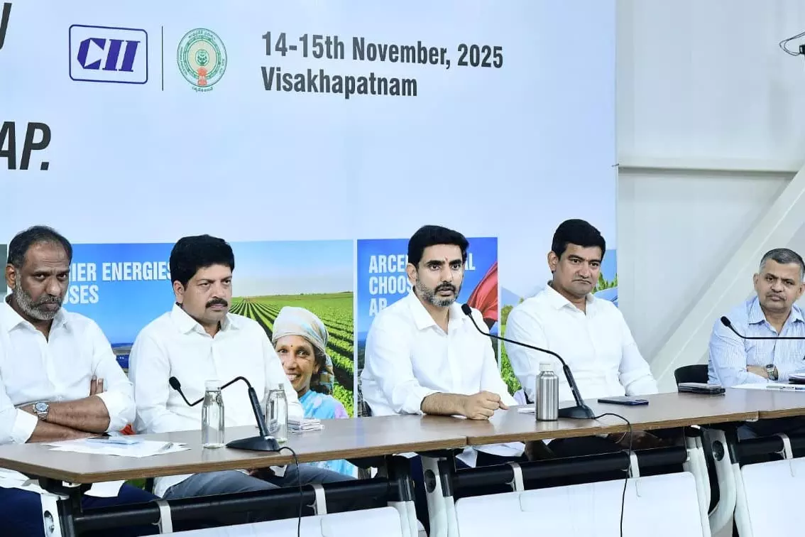 निवेश आकर्षित करने की तैयारी, आंध्र प्रदेश ने CII मंच से रखे महत्वाकांक्षी लक्ष्य निवेश आकर्षित करने की तैयारी, आंध्र प्रदेश ने CII मंच से रखे महत्वाकांक्षी लक्ष्य