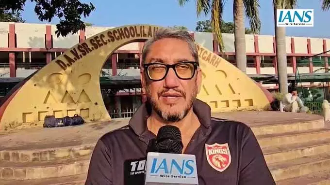 चुनाव आयोग की कार्यप्रणाली पर अभिषेक बनर्जी का निशाना चुनाव आयोग की कार्यप्रणाली पर अभिषेक बनर्जी का निशाना