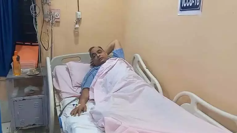 Hooghly में तृणमूल पार्षद घबराहट के कारण बीमार पड़े, भाजपा बोली, यह सब नाटक है Hooghly में तृणमूल पार्षद घबराहट के कारण बीमार पड़े, भाजपा बोली, यह सब नाटक है
