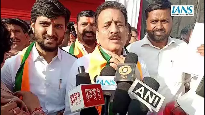 महाराष्ट्र में भाजपा की लहर, कांग्रेस-पवार गुट के नेता हो रहे शामिल महाराष्ट्र में भाजपा की लहर, कांग्रेस-पवार गुट के नेता हो रहे शामिल