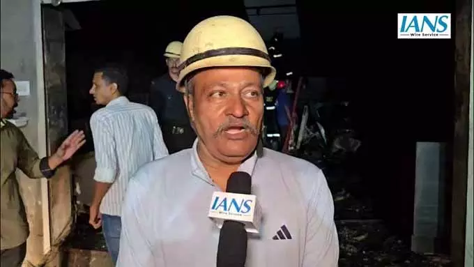 भीषण आग पर पाया गया काबू, दमकल कर्मियों की त्वरित कार्रवाई से टला बड़ा हादसा भीषण आग पर पाया गया काबू, दमकल कर्मियों की त्वरित कार्रवाई से टला बड़ा हादसा