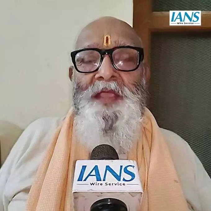रामलला के दरबार में पूरा हुआ 25 साल पुराना व्रत, तमिलनाडु के दंपती ने अयोध्या में मनाई शादी की रजत जयंती रामलला के दरबार में पूरा हुआ 25 साल पुराना व्रत, तमिलनाडु के दंपती ने अयोध्या में मनाई शादी की रजत जयंती