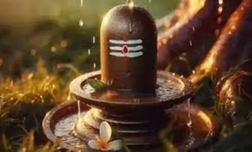 Som Pradosh Vrat Katha: 3 नवंबर को है सोम प्रदोष व्रत, जानें पूजा का शुभ मुहूर्त और कथा
