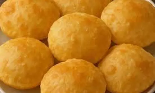 Paneer Puri Recipe: स्पेशल मौके पर बनाएं गरमा-गरम पनीर की पूरी