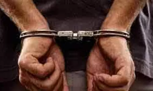 शोपियां में पुलिस ने दो ड्रग तस्करों को गिरफ्तार किया