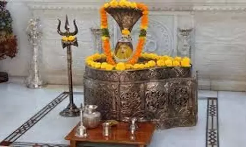 Lord Shiva Worship: आज सोमवार को बन रहा है शुभ योग, ऐसे करें पूजा पाएं शिव का आशीर्वाद Lord Shiva Worship: आज सोमवार को बन रहा है शुभ योग, ऐसे करें पूजा पाएं शिव का आशीर्वाद