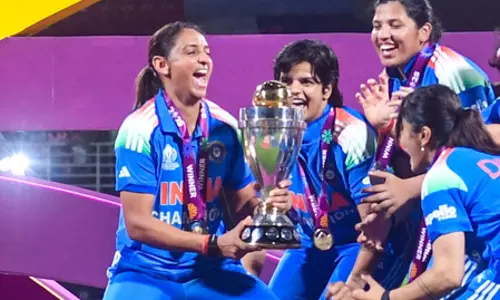 भारत की महिला वनडे विश्व कप जीत के साथ कप्तान हरमनप्रीत कौर ने भी रचा इतिहास भारत की महिला वनडे विश्व कप जीत के साथ कप्तान हरमनप्रीत कौर ने भी रचा इतिहास