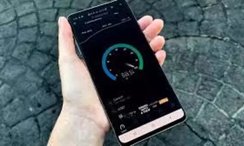 Technology: ये 5 सीक्रेट हैक्स मिनटों में आपके फोन को कर देंगे फुल चार्ज