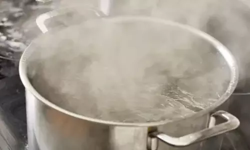 खौलते पानी ने ली जान! मां की लापरवाही, मचा कोहराम