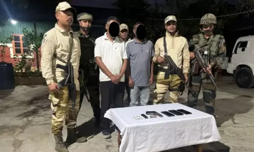 Manipur: थौबल में हथियार और गोला-बारूद के साथ दो Two UNLF-P कार्यकर्ता गिरफ्तार Manipur: थौबल में हथियार और गोला-बारूद के साथ दो Two UNLF-P कार्यकर्ता गिरफ्तार