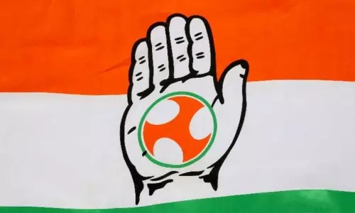 Tripura में ड्रग बरामदगी पर बवाल, युवा कांग्रेस ने प्रशासन से जवाब मांगा Tripura में ड्रग बरामदगी पर बवाल, युवा कांग्रेस ने प्रशासन से जवाब मांगा