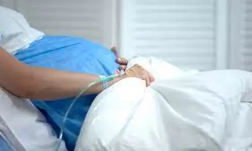 Auraiya: गर्भवती की मौत के बाद अस्पताल में हंगामा, डॉक्टरों पर लगे गंभीर आरोप