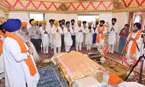 SGPC ने 1984 के सिख विरोधी दंगों के पीड़ितों को श्रद्धांजलि दी SGPC ने 1984 के सिख विरोधी दंगों के पीड़ितों को श्रद्धांजलि दी
