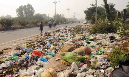 Punjab का हृदय, खराब कचरा प्रबंधन के कारण पवित्र शहर बदहाल Punjab का हृदय, खराब कचरा प्रबंधन के कारण पवित्र शहर बदहाल