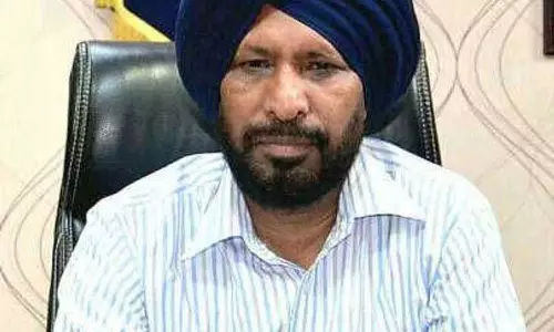 Dhaliwal ने कहा, मान के नेतृत्व वाली सरकार अखबारों की आपूर्ति रोककर लोगों को चुप नहीं करा सकती