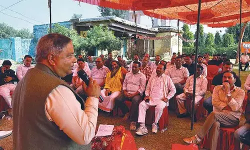 सत शर्मा ने Nagrota में भाजपा अभियान का नेतृत्व किया सत शर्मा ने Nagrota में भाजपा अभियान का नेतृत्व किया