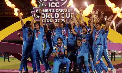 Womens World Cup 2025: सीएम और अन्य नेताओं ने महिला क्रिकेट टीम की जीत की सराहना की Womens World Cup 2025: सीएम और अन्य नेताओं ने महिला क्रिकेट टीम की जीत की सराहना की