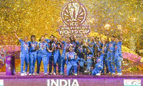 World Cup विजेता भारतीय महिला टीम को BCCI का तोहफा — 51 करोड़ रुपये का इनाम World Cup विजेता भारतीय महिला टीम को BCCI का तोहफा — 51 करोड़ रुपये का इनाम