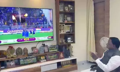 Odisha CM ने ऐतिहासिक विश्व कप जीत के लिए महिला क्रिकेट टीम को बधाई दी Odisha CM ने ऐतिहासिक विश्व कप जीत के लिए महिला क्रिकेट टीम को बधाई दी