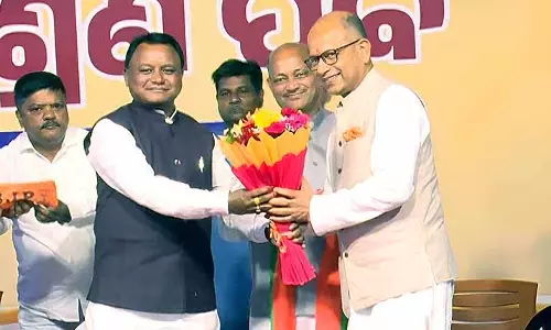 बीजद के शीर्ष नेता अमर पटनायक BJP में शामिल